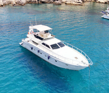 private luxury motor yacht trip